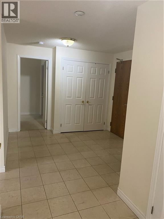 67 CAROLINE Street S Unit# 20B, Hamilton, Ontario, L8P3K6 — Photo 2