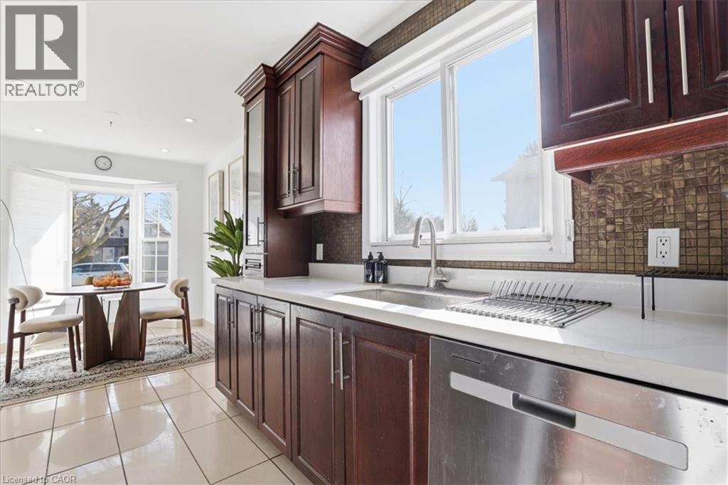 9 HOLM Street, Cambridge, Ontario, N3C3N3 — Photo 7