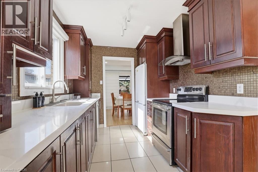 9 HOLM Street, Cambridge, Ontario, N3C3N3 — Photo 8