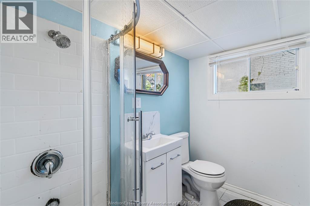 79 GILES BOULEVARD East, Windsor, Ontario, N9A4B8 — Photo 9