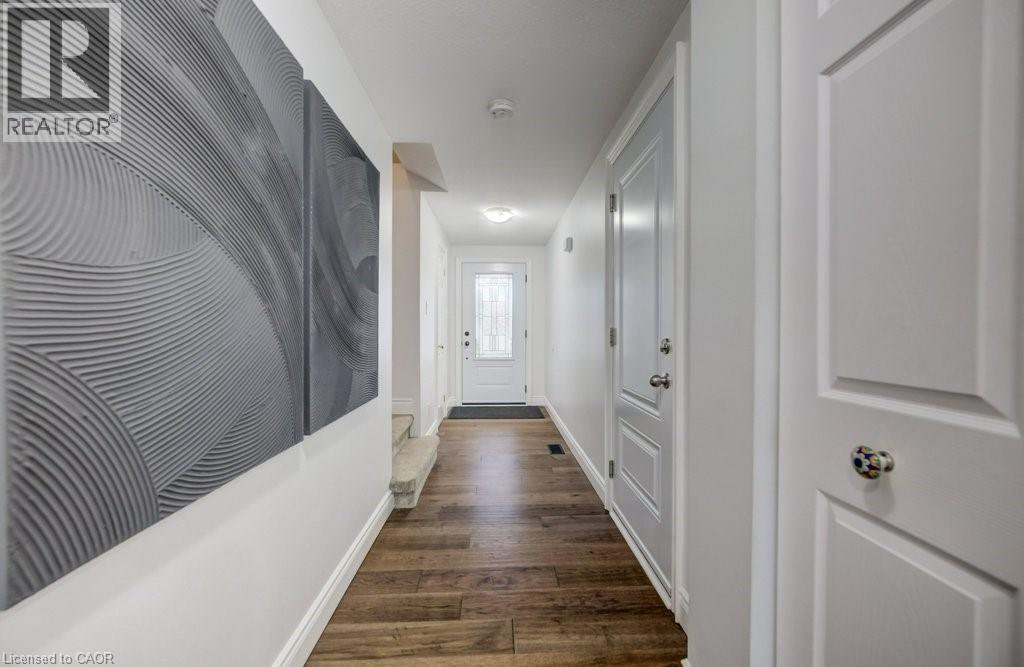255 HIGHBROOK Crescent, Kitchener, Ontario, N2E3P6 — Photo 3