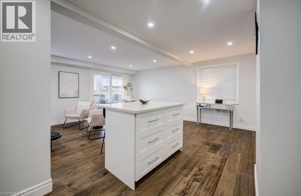 255 HIGHBROOK Crescent, Kitchener, Ontario, N2E3P6 — Photo 6
