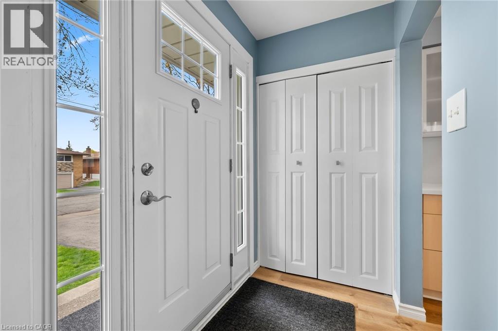 42 ATWATER Crescent, Hamilton, Ontario, L9C2E7 — Photo 5