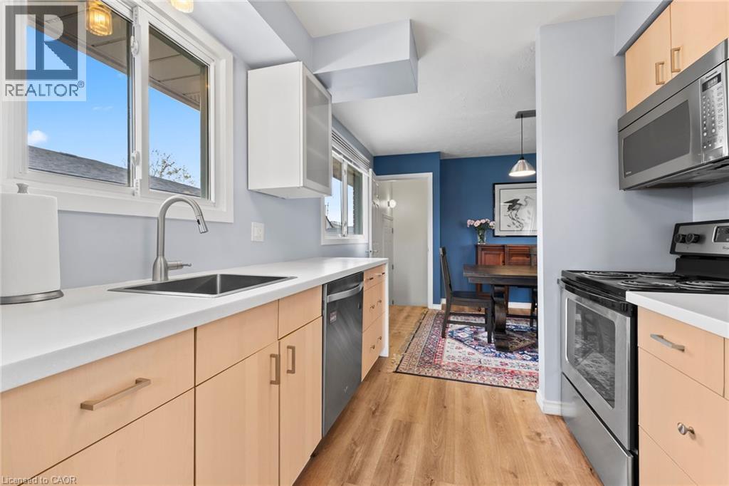 42 ATWATER Crescent, Hamilton, Ontario, L9C2E7 — Photo 6