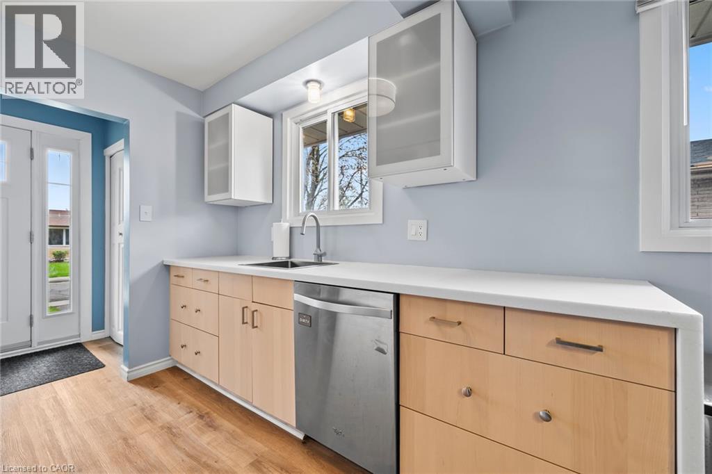 42 ATWATER Crescent, Hamilton, Ontario, L9C2E7 — Photo 9
