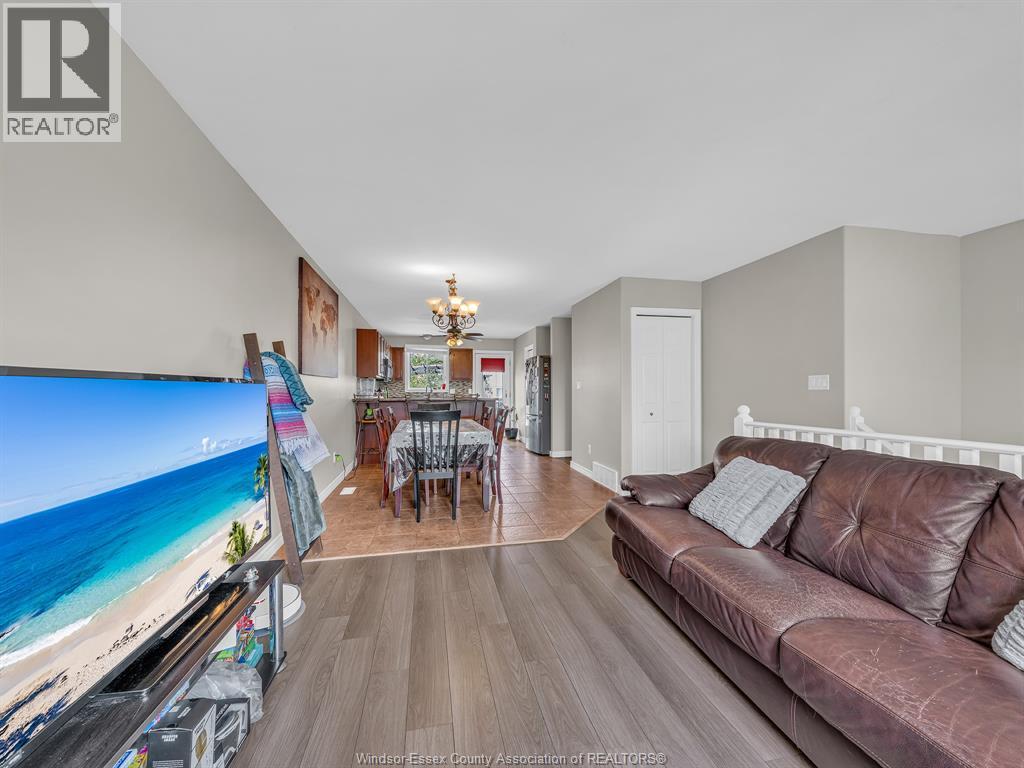 2115 EVERTS, Windsor, Ontario, N9B3X7 — Photo 3