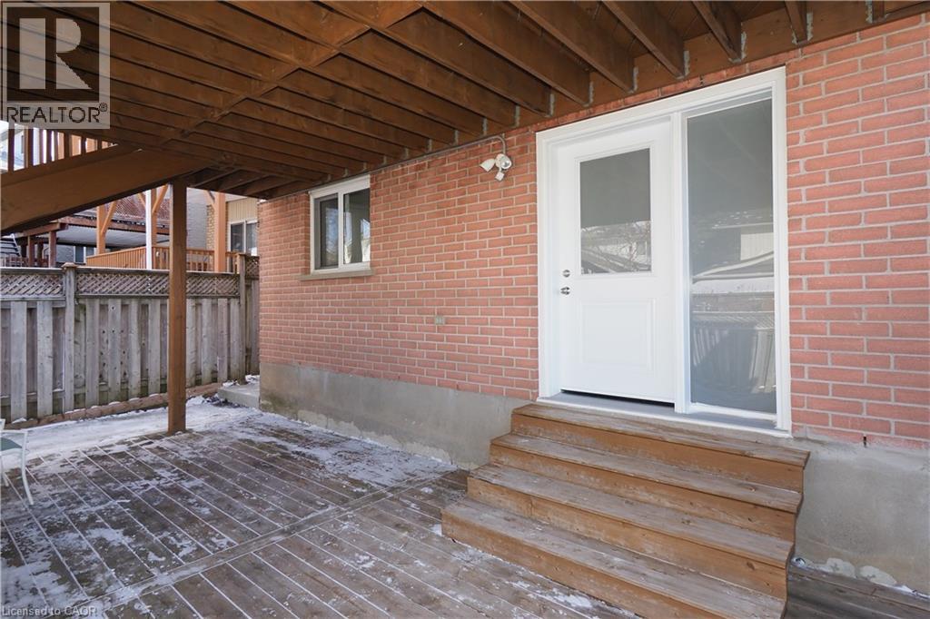 67 HOLLYRIDGE Crescent, Kitchener, Ontario, N2N3L9 — Photo 4