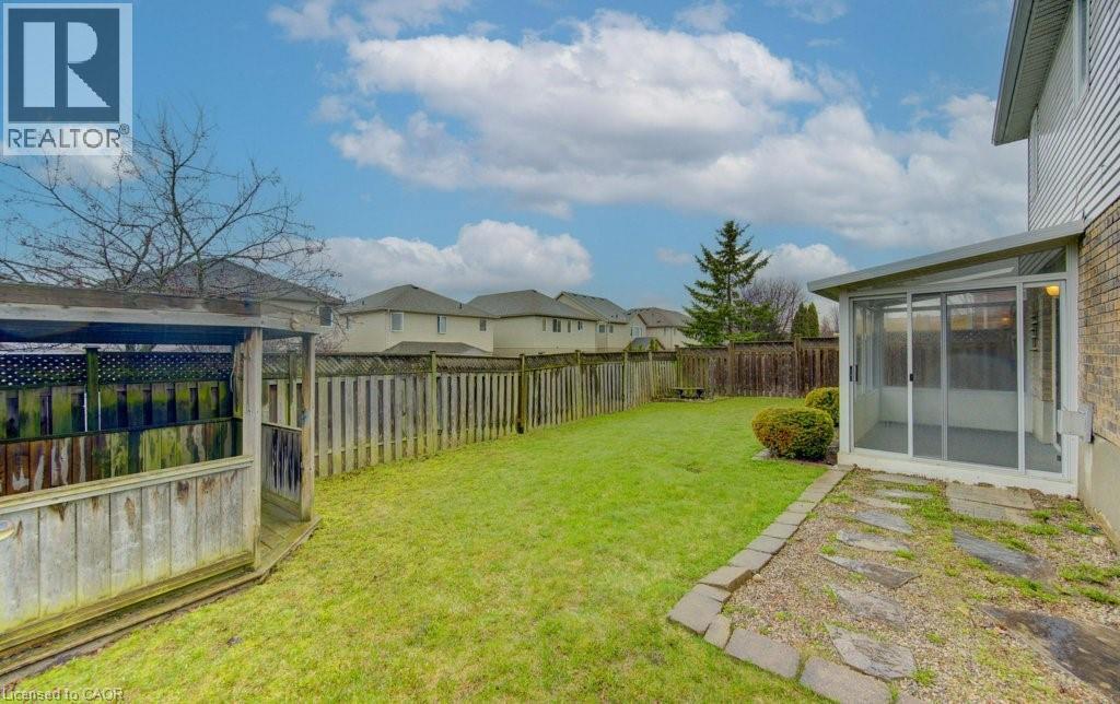 431 LAUSANNE Crescent, Waterloo, Ontario, N2T2X6 — Photo 24