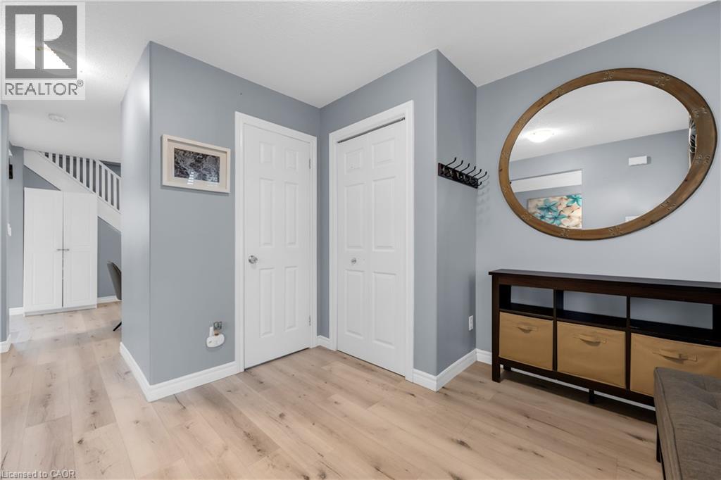 221 JULIAN Avenue, Hamilton, Ontario, L8H5S2 — Photo 4