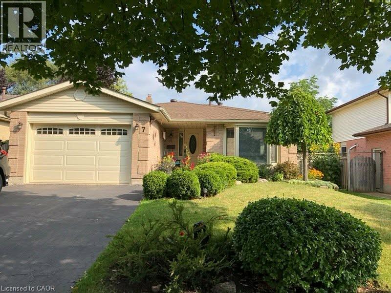7 KILKERRAN Crescent, Kitchener, Ontario, N2R1B6 — Photo 2
