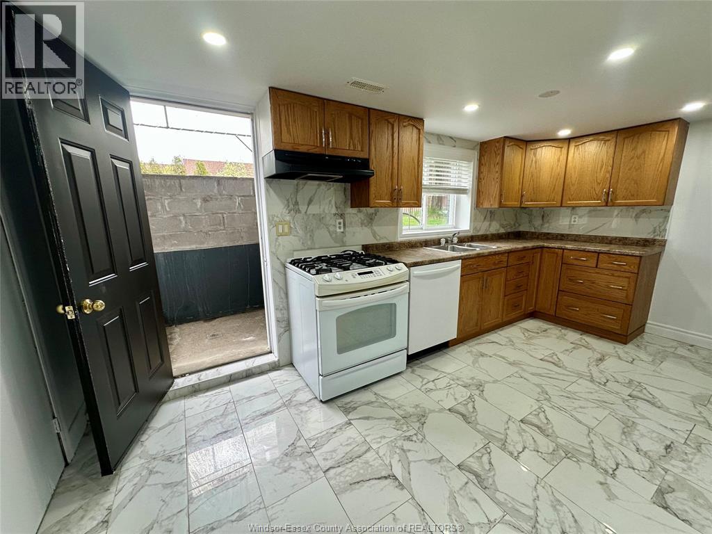 31 PLUMBROOK, Leamington, Ontario, N8H4K7 — Photo 10