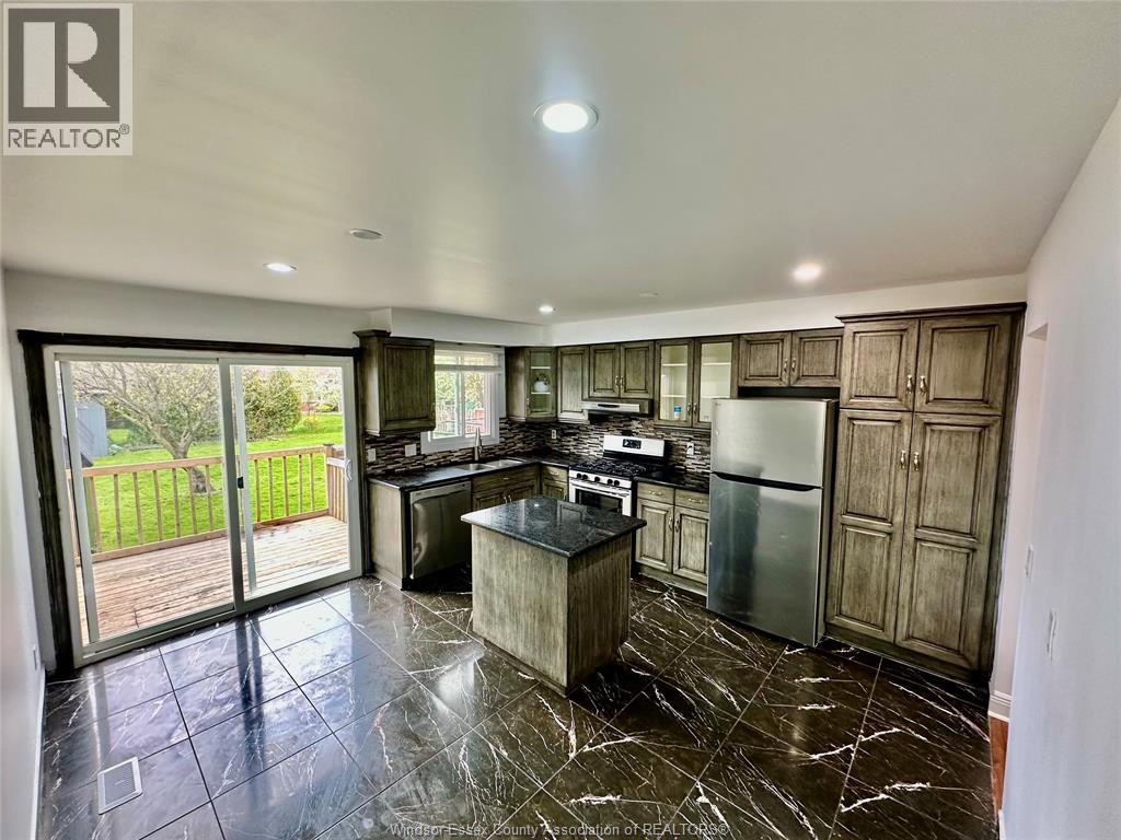 31 PLUMBROOK, Leamington, Ontario, N8H4K7 — Photo 13