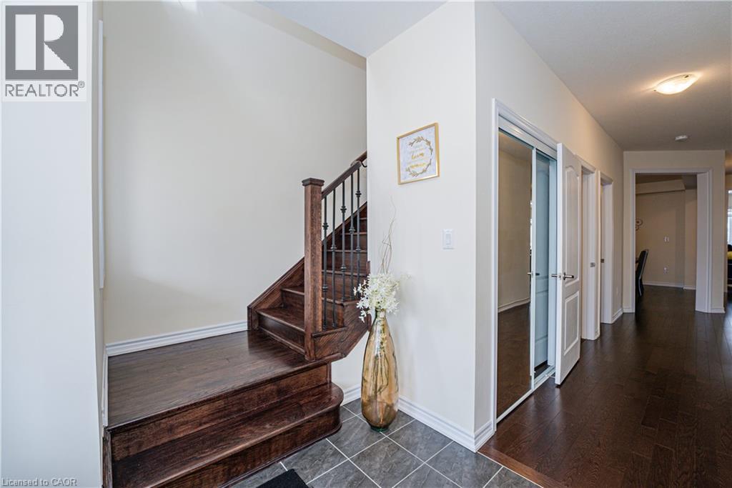22 OAKTREE Drive, Caledonia, Ontario, N3W0E6 — Photo 19