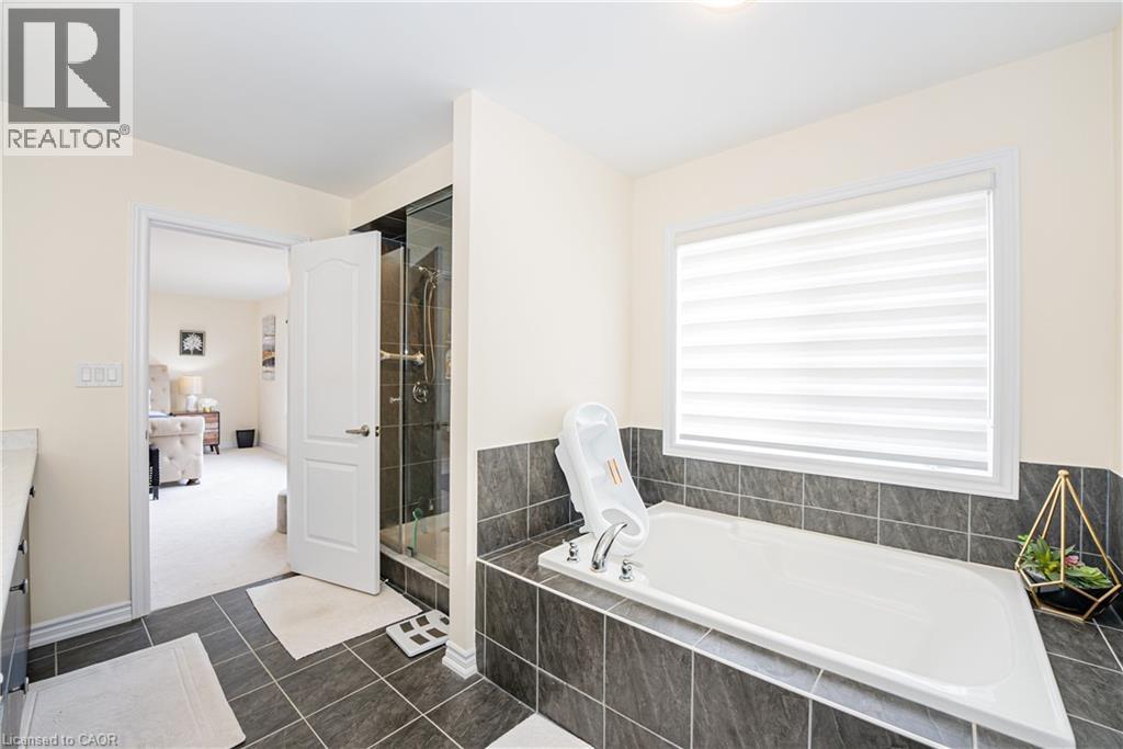 22 OAKTREE Drive, Caledonia, Ontario, N3W0E6 — Photo 24