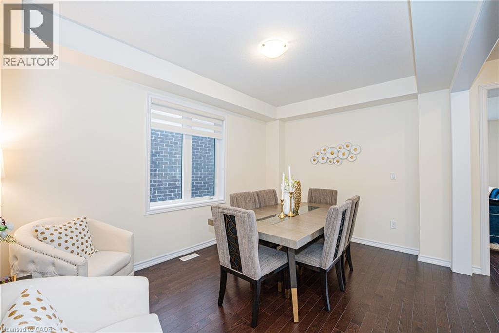 22 OAKTREE Drive, Caledonia, Ontario, N3W0E6 — Photo 7