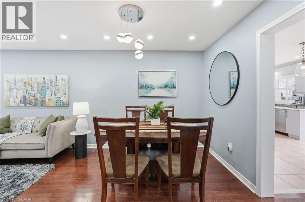 5010 BUNTON Crescent, Burlington, Ontario, L7L6H2 — Photo 12
