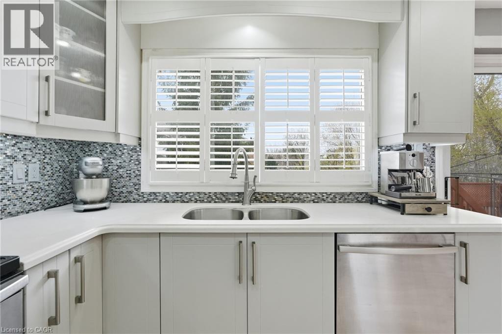 5010 BUNTON Crescent, Burlington, Ontario, L7L6H2 — Photo 14