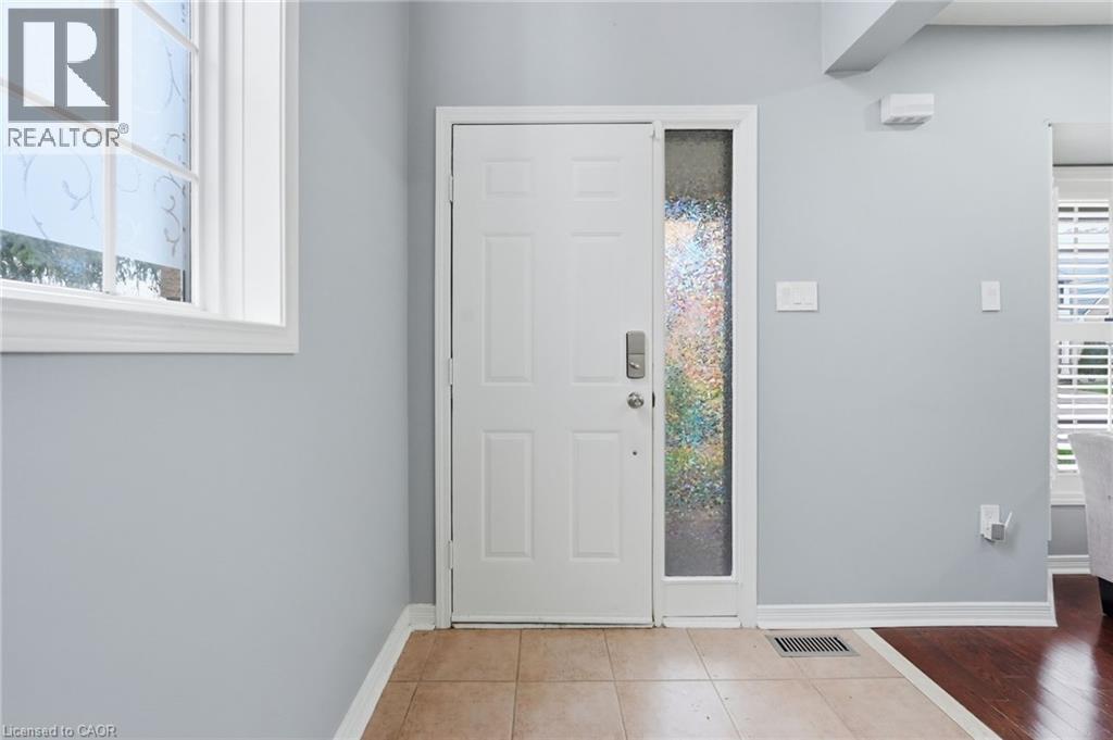 5010 BUNTON Crescent, Burlington, Ontario, L7L6H2 — Photo 4