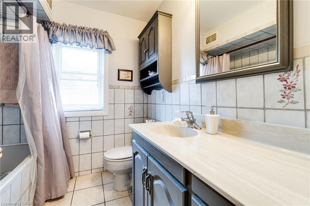 11 SANDRA Court, Hamilton, Ontario, L8T1Z7 — Photo 24