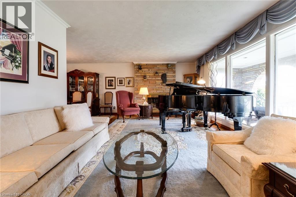 11 SANDRA Court, Hamilton, Ontario, L8T1Z7 — Photo 6