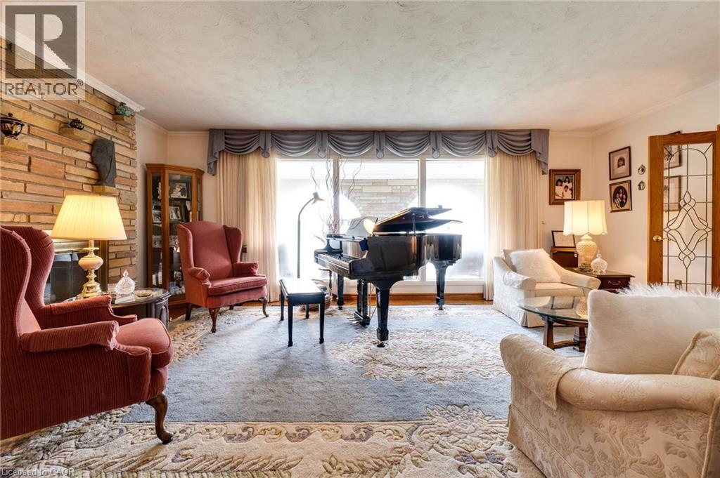 11 SANDRA Court, Hamilton, Ontario, L8T1Z7 — Photo 8