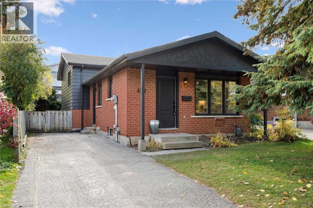 459 DRUMMERHILL Crescent, Waterloo, Ontario, N2T1G3 — Photo 2