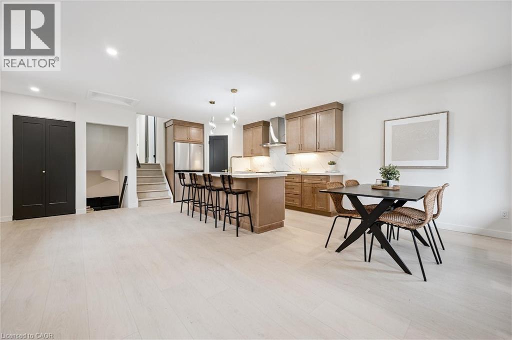 459 DRUMMERHILL Crescent, Waterloo, Ontario, N2T1G3 — Photo 3