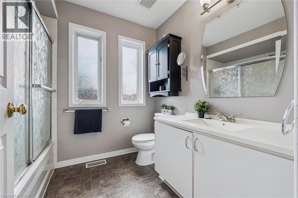 238 LANGLAW Drive, Cambridge, Ontario, N1P1B6 — Photo 25