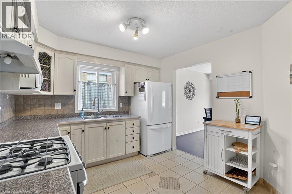 331 KEEWATIN Avenue, Kitchener, Ontario, N2B3W3 — Photo 11