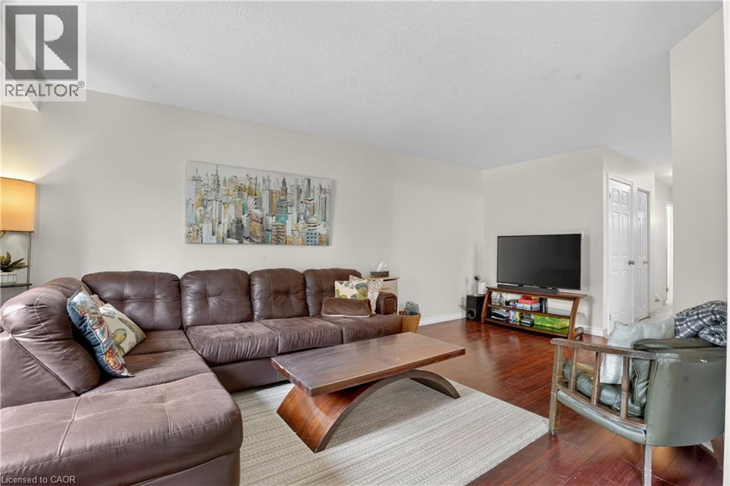 331 KEEWATIN Avenue, Kitchener, Ontario, N2B3W3 — Photo 17