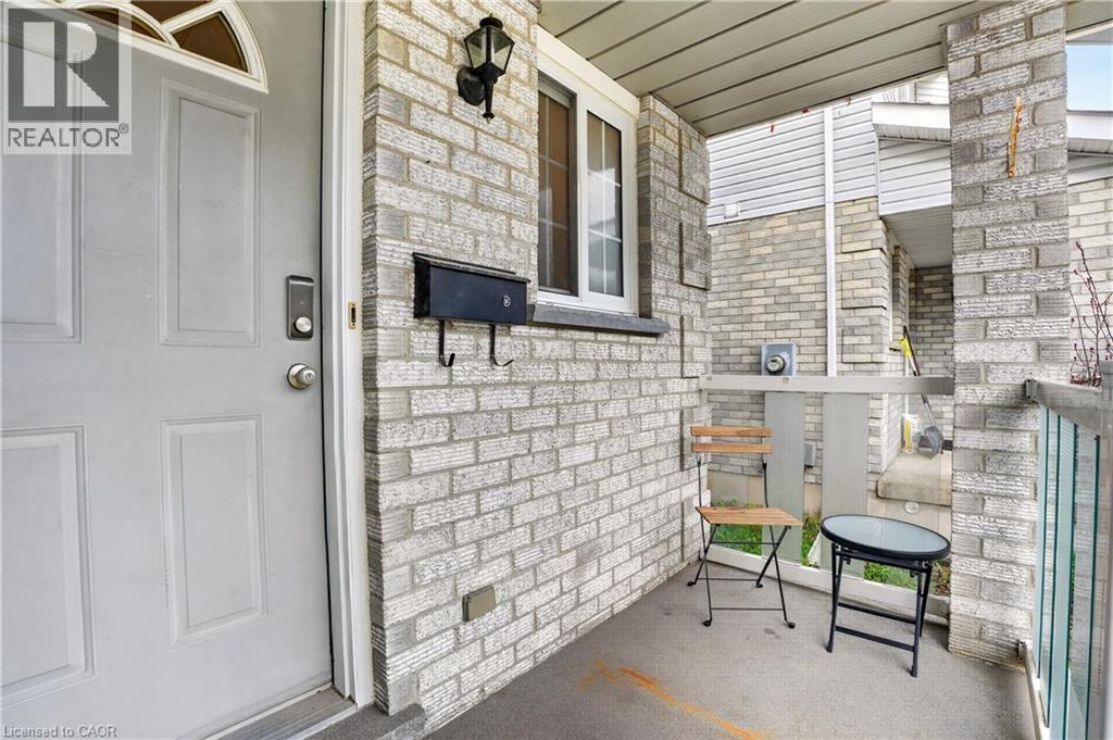 331 KEEWATIN Avenue, Kitchener, Ontario, N2B3W3 — Photo 4