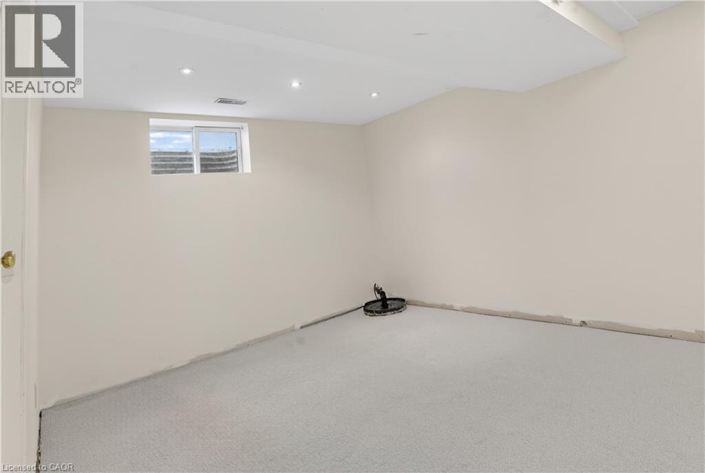 331 KEEWATIN Avenue, Kitchener, Ontario, N2B3W3 — Photo 40