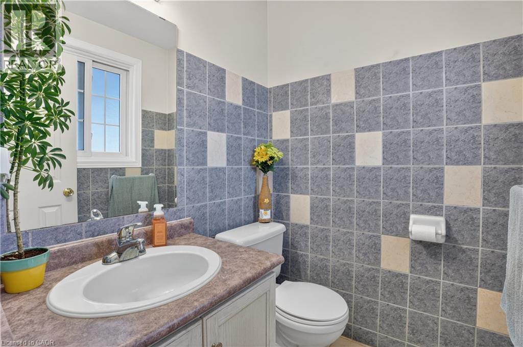 331 KEEWATIN Avenue, Kitchener, Ontario, N2B3W3 — Photo 6