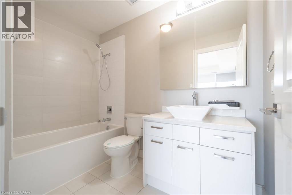 150 MAIN Street W Unit# PH3, Hamilton, Ontario, L8P1H8 — Photo 12