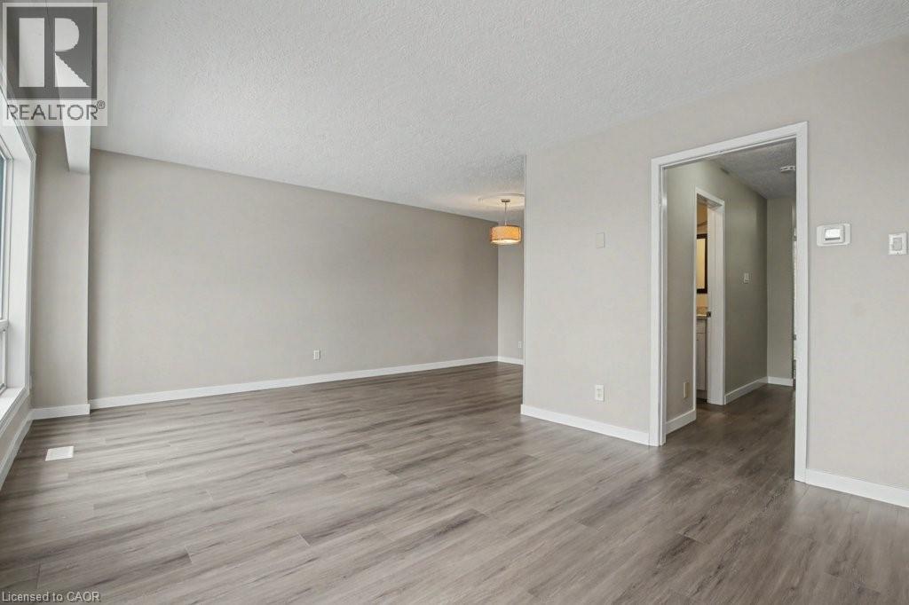 104 RALGREEN Crescent, Kitchener, Ontario, N2M1T9 — Photo 10