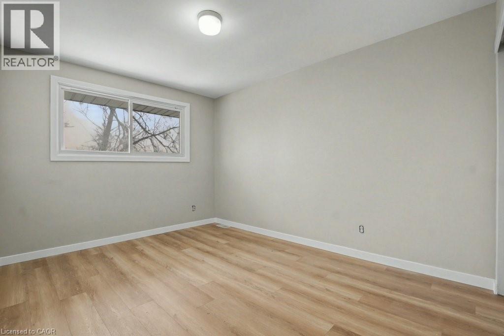 104 RALGREEN Crescent, Kitchener, Ontario, N2M1T9 — Photo 13
