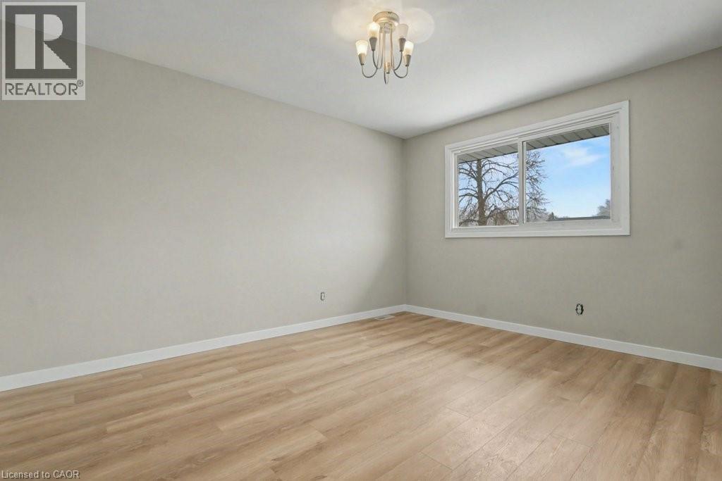 104 RALGREEN Crescent, Kitchener, Ontario, N2M1T9 — Photo 14