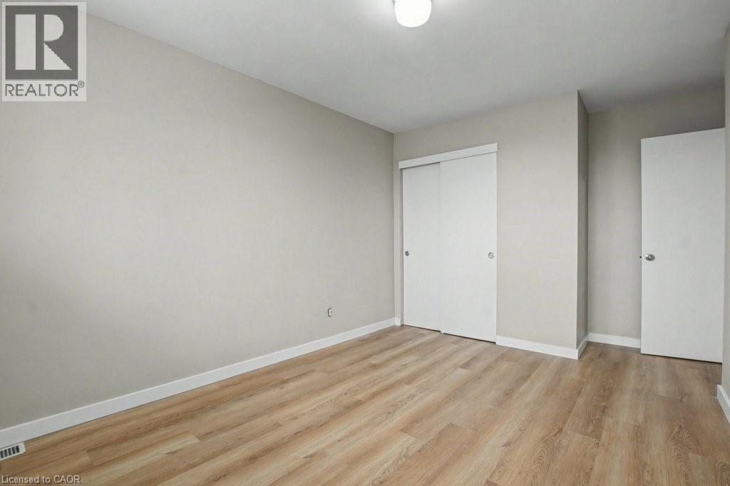 104 RALGREEN Crescent, Kitchener, Ontario, N2M1T9 — Photo 15