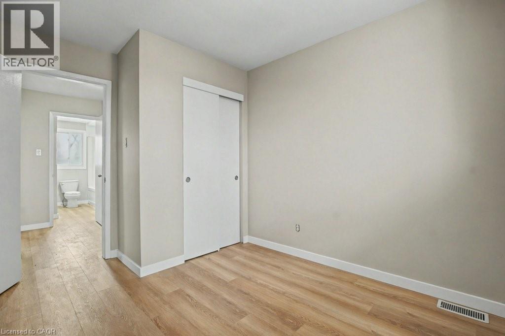 104 RALGREEN Crescent, Kitchener, Ontario, N2M1T9 — Photo 17