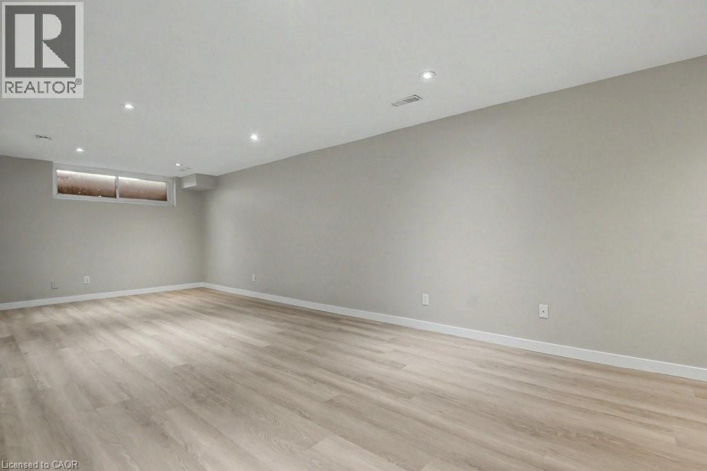 104 RALGREEN Crescent, Kitchener, Ontario, N2M1T9 — Photo 18
