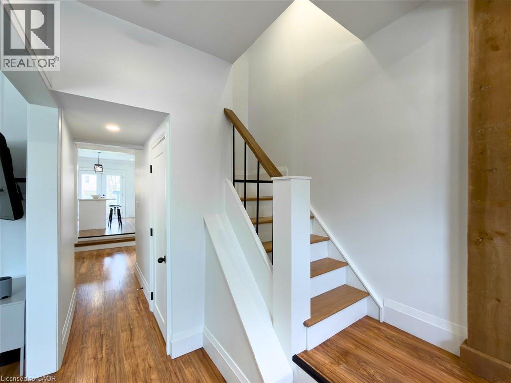 138 CAVELL Avenue, Hamilton, Ontario, L8L7E5 — Photo 3