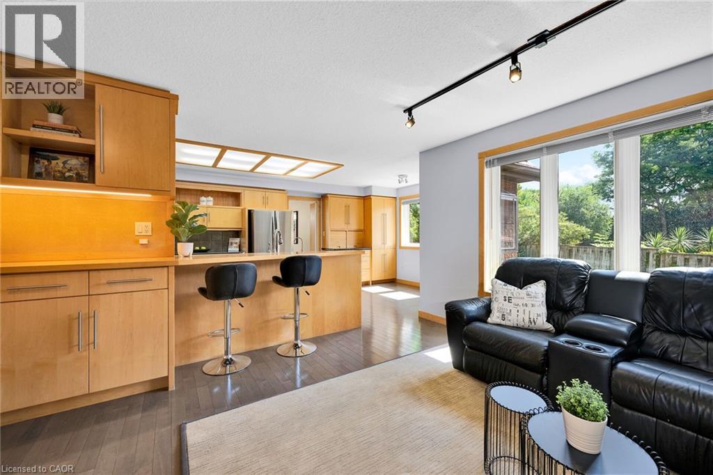 33 WALNUT Drive, Guelph, Ontario, N1E4B4 — Photo 10