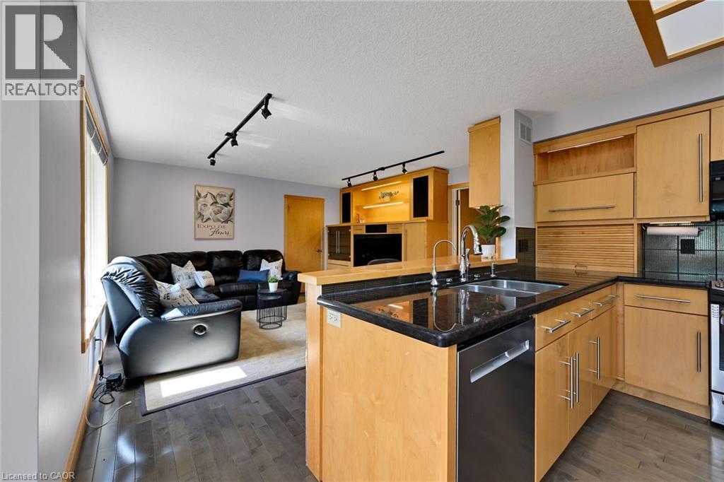 33 WALNUT Drive, Guelph, Ontario, N1E4B4 — Photo 11