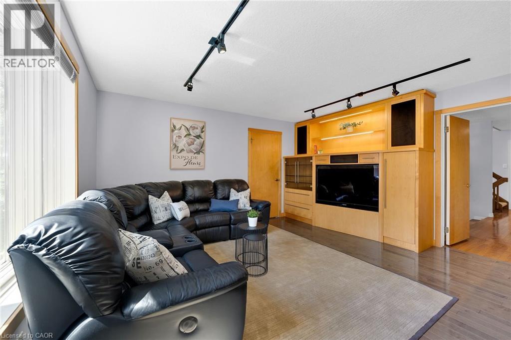 33 WALNUT Drive, Guelph, Ontario, N1E4B4 — Photo 13