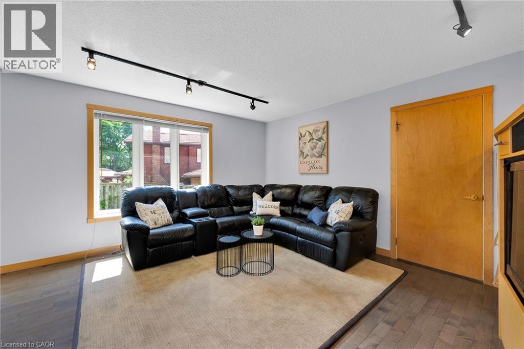33 WALNUT Drive, Guelph, Ontario, N1E4B4 — Photo 14