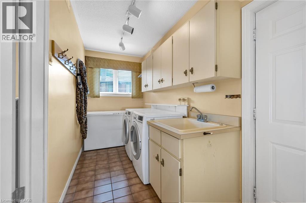 33 WALNUT Drive, Guelph, Ontario, N1E4B4 — Photo 26