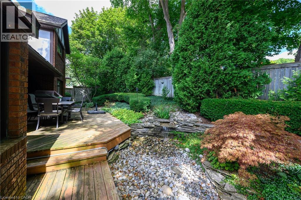 33 WALNUT Drive, Guelph, Ontario, N1E4B4 — Photo 41
