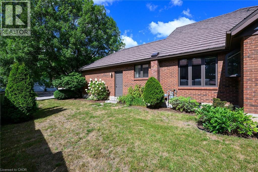 33 WALNUT Drive, Guelph, Ontario, N1E4B4 — Photo 43