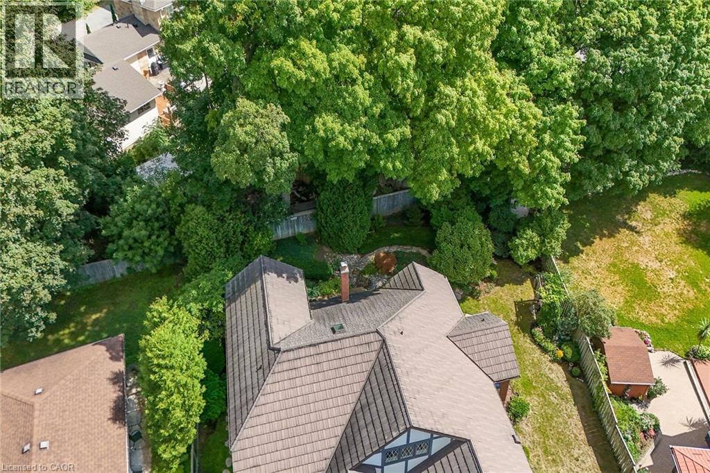 33 WALNUT Drive, Guelph, Ontario, N1E4B4 — Photo 44