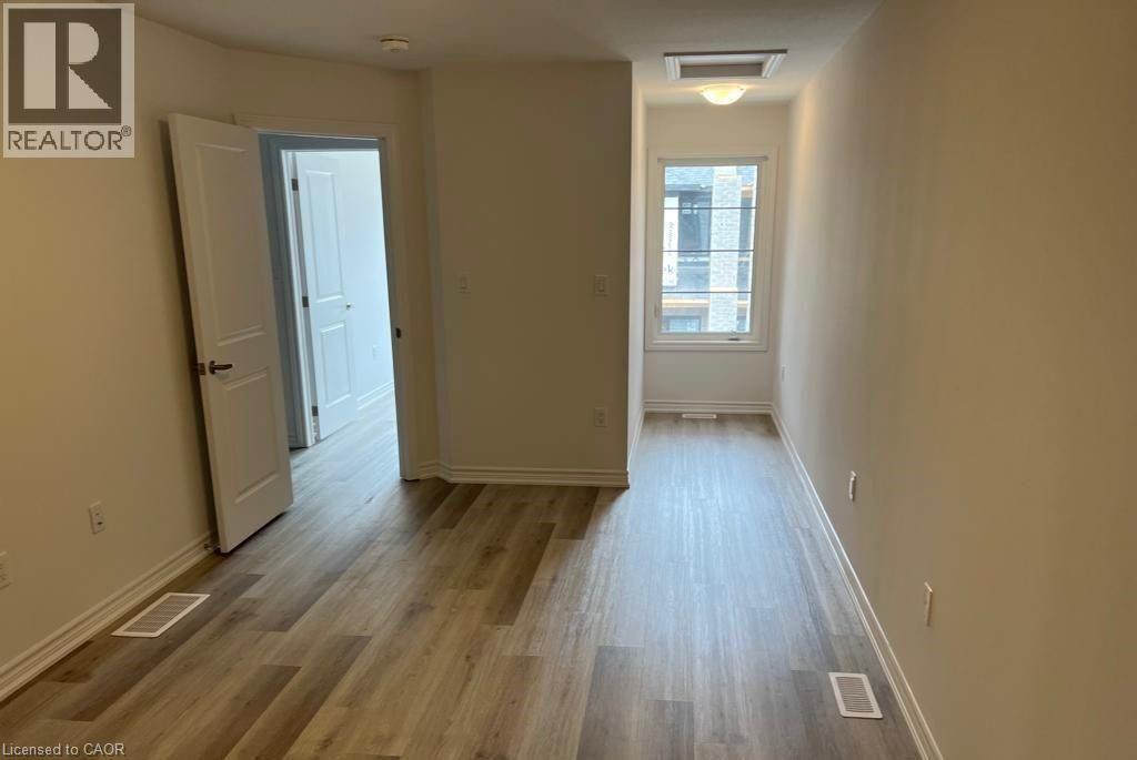 461 BLACKBURN Drive Unit# 102, Brantford, Ontario, N3T0W9 — Photo 16